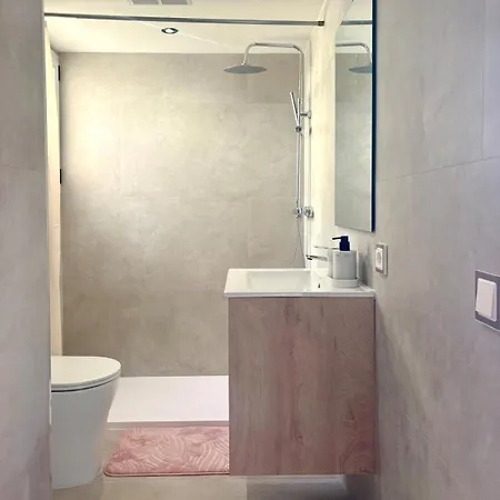דירה Imperial Park Sea View Retreat קלפה