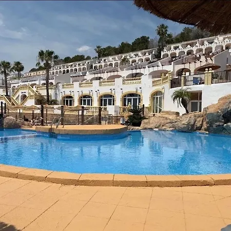 Imperial Park Sea View Retreat * קלפה